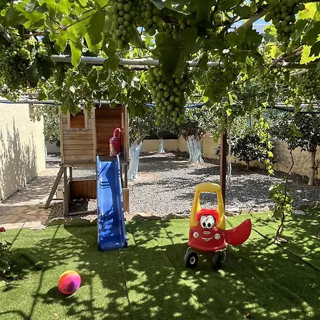 Loretta With Pool, Jacuzzi And Garden * Posidhonia (Syros)