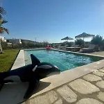 Loretta With Pool, Jacuzzi And Garden * Posidhonia (Syros)