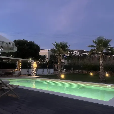 Loretta With Pool, Jacuzzi And Garden 别墅