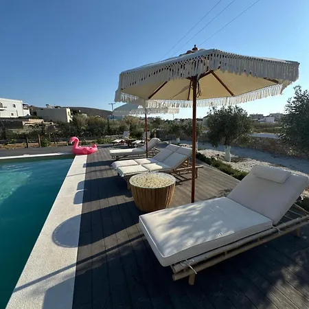 Loretta With Pool, Jacuzzi And Garden