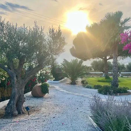 Loretta With Pool, Jacuzzi And Garden