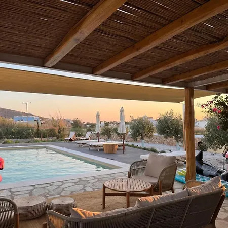 Loretta With Pool, Jacuzzi And Garden Вилла *