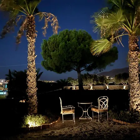 Loretta With Pool, Jacuzzi And Garden