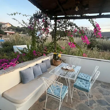 Вилла Loretta With Pool, Jacuzzi And Garden *