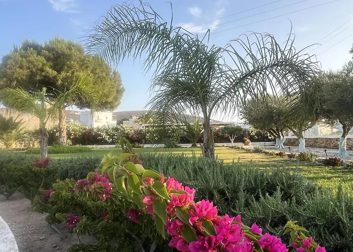 Loretta With Pool, Jacuzzi And Garden *