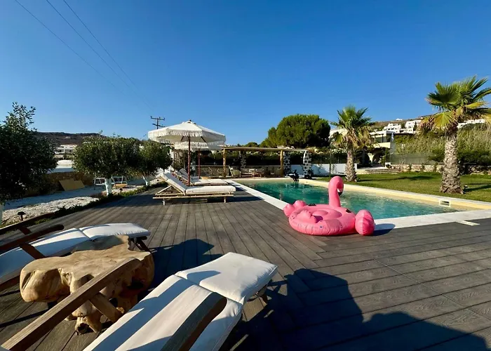 Loretta With Pool, Jacuzzi And Garden Villa *