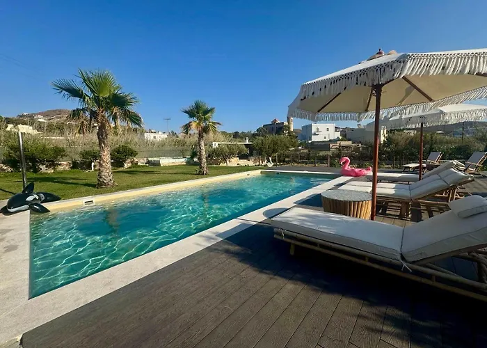 Loretta With Pool, Jacuzzi And Garden Villa