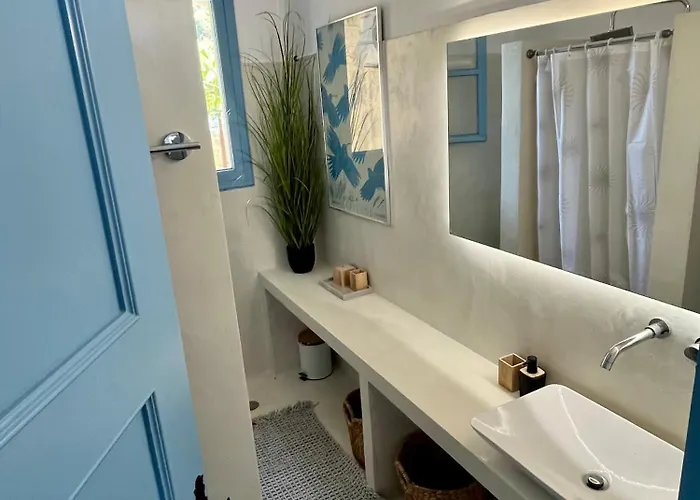 Loretta With Pool, Jacuzzi And Garden Villa