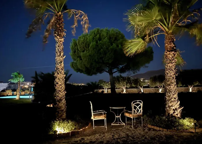 Loretta With Pool, Jacuzzi And Garden