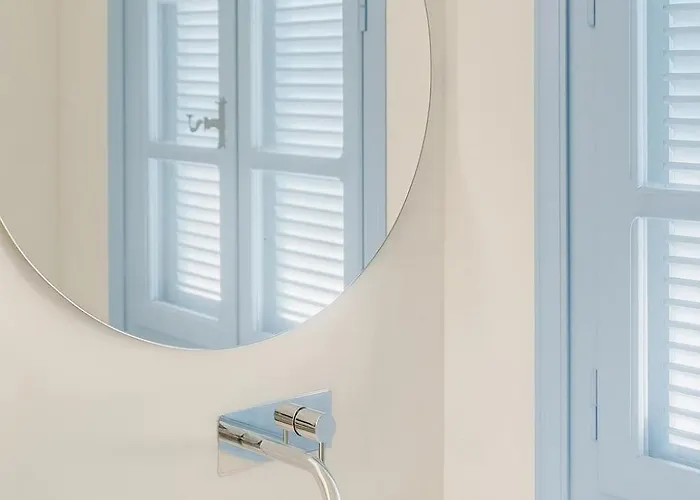 Villa Loretta With Pool, Jacuzzi And Garden *