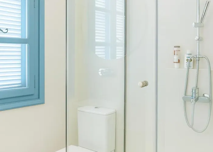 Loretta With Pool, Jacuzzi And Garden