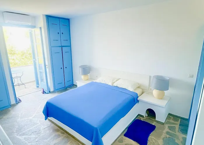 Loretta With Pool, Jacuzzi And Garden